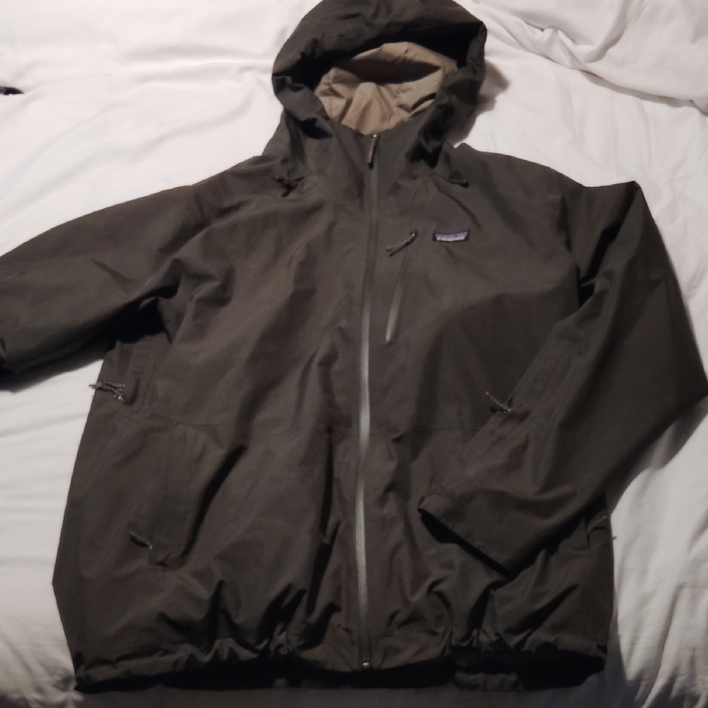 Patagonia Black Raincoat with Hood and Waterproof Material